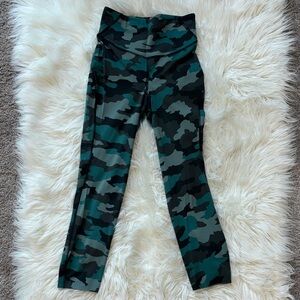 Lululemon arm print leggings